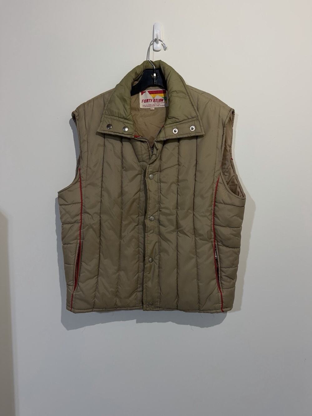 Vintage Large Forty Below Puffer Vest Tan Men’s Zip/Snap Enclosure
